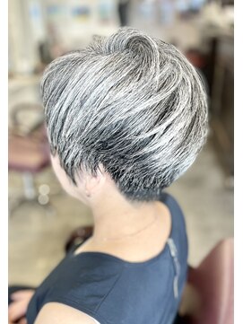 サーティエイト(38) 白髪いかした大人さわやかエショート/カット/ショート/ボブ/