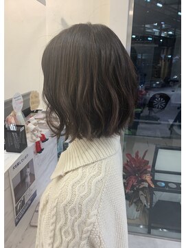 ブレンドバイハピネス(Blend by happiness) クルムヘア　波ウエーブ　前下がりボブ　ロブ　くくれるボブ