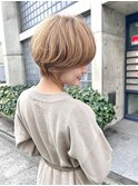 丸顔でも似合う10代20代30代ミルクティー丸みクビレショート