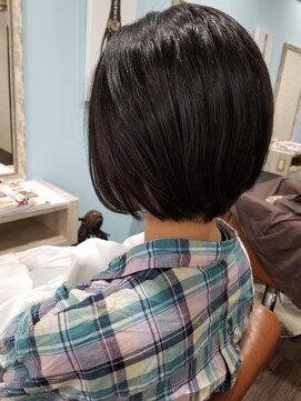 ルークス 中央林間(LOOOKS) 黒髪 ボブ 前下がり ショート