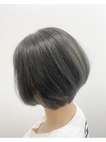 ソイルアヴェダ(Soil AVEDA) シルバーアッシュ×クビレショート【沼津/沼津駅】