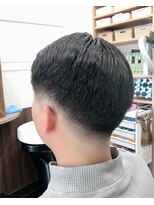 ピース&nbsp;フェードスタイル低め刈り上げ