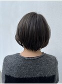 落ち着きのあるオリーブグレー