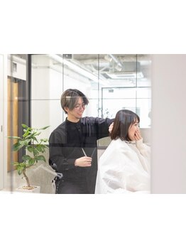 《大手町/顔タイプ診断アドバイザー》経験豊富なスタイリストが、貴方の魅力を引き出すスタイルをご提案!