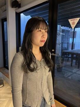 ヌープヘアーアイス(NUUP.hair ici) オンブレグレージュオリーブベージュくびれミディ大人美人