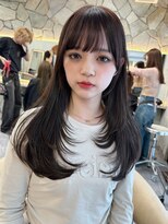 サイン 渋谷(SIGN)&nbsp;ザクザクレイヤーカット巻き方簡単ミディアムロング韓国表参道