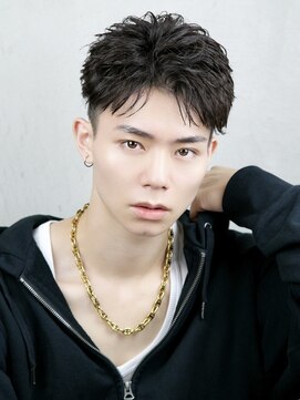 ザ サードヘアー 津田沼 (THE 3rd HAIR) 短髪 フェザーショート