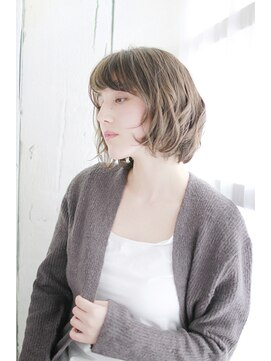 アウラ(Aula by marbles) くすみベージュ/顎ラインボブ/外国人風カラー[横浜]