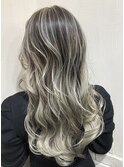 バレイヤージュ×ミルクティーグレージュ×ロングヘアー