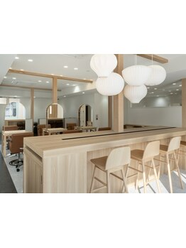 東京の大人気サロン《AFLOAT》が福岡に！"似合わせ×トレンド×再現性"理想の髪を叶えられるAFLOAT！