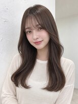 フュルスティン(FURSTIN) ナチュラルストレート×艶感ロングレイヤーカット