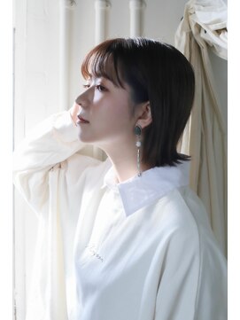 ホワイトルーム(White Room) シースルーバングの切りっぱなしボブ♪
