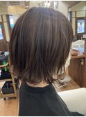切りっぱなし外はねボブ
