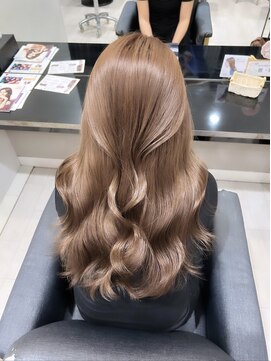 コア 梅田茶屋町店(Core) ミルクティーベージュ