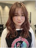 ピンクベージュ