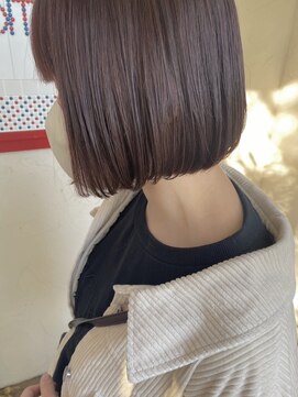 パディントン(Paddington) フラット感がカワイイ☆コーラルピンクの甘々ボブ♪