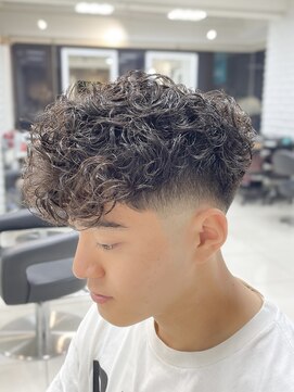 テクト バイアッシュ 吉祥寺店(Tect by Ash) スペインカールツーブロックハイフェードスパイラルパーマ