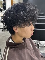 ヒュイル バイ ニアウ(Hwyl by Niau) メンズマッシュパーマ波巻スパイラルパーマスパイラルパーマ