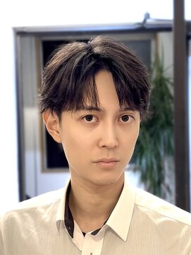 リンダ(LYNDA) センターパート/コンマバング/シースルー/フェザーパーマ/仙台