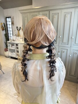 結婚式参列お呼ばれヘアセットツイン編みおろしヘアアレンジ