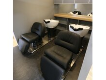 スリーク バイ ロイ 円町本店(sleek by roy)の雰囲気（フルフラットのシャンプー台でゆったり[髪質改善・縮毛矯正]）