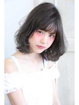 ヘアーアートシフォン 川口東口店(hair art chiffon) グレージュ×フリンジバングのスポンテニアスマッシュボブ 川口