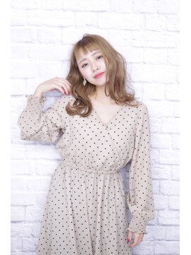 リヒト ヘアワークス(Licht HairWorks) ナチュラルミルクティーベージュ