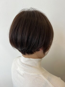 セラ(SERA) 大人可愛い前下がりひし形小顔ボブ丸みショート