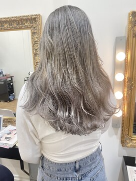 コワファースト  させぼ五番街店(COIFF1RST) シルバーグレージュ