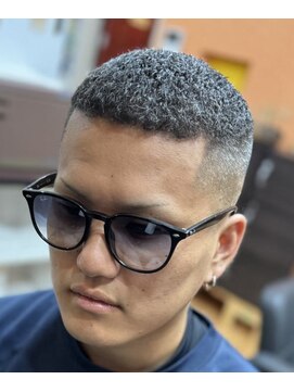 ピシャッとニ代目銀二郎 パンチパーマ