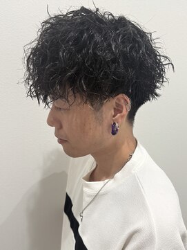 ヒュイル バイ ニアウ(Hwyl by Niau) メンズマッシュパーマツイストパーマスパイラルパーマ刈り上げ