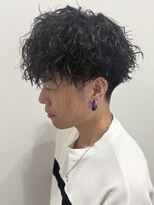 ヒュイル バイ ニアウ(Hwyl by Niau) メンズマッシュパーマツイストパーマスパイラルパーマ刈り上げ