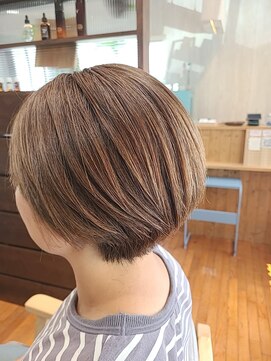 ヒア(HiA) アッシュショートボブ