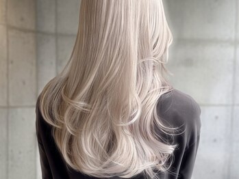 モロウ(MORROW)の写真/【透色♪ケアブリーチ】艶,透明感ある高発色のトレンドヘアへ。グラデーション/ブリーチ/3Dカラーもお任せ!