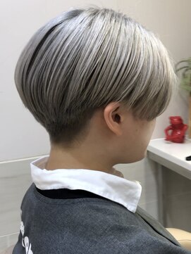 ピークアブー アヴェダ ギンザシックス(PEEK-A-BOO AVEDA GINZASIX) 《ハイトーン刈り上げショート》