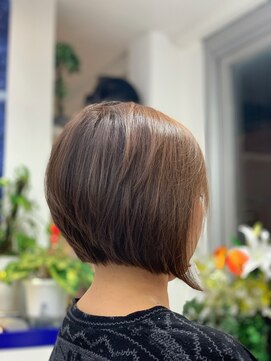 ヘアートーク アイズ(HAIR TALK I's) 前下がりボブ