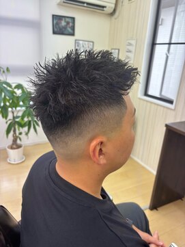 ハングアウト(Hangout) スパイキーパーマ