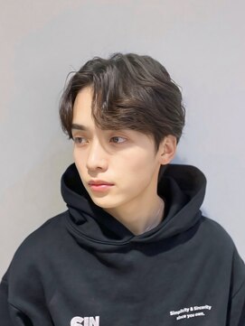 ネオリーブウリ 二子玉川店(Neolive uri) サーフカール刈り上げセンターパートリバースセンターパート