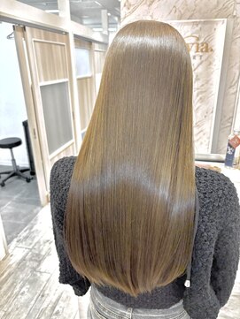 クラヴィア エクラート 梅田店(CLAVIA.ECLART) ミルクティー/ラテベージュ