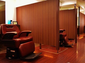 ケースタイル ヘアスタジオ 有楽町本店(K-STYLE HAIR STUDIO)の写真/【プライバシーが保たれる半個室空間】高度な技術と提案力で最高のスタイリングに☆駅スグ＜理容室＞