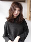 長め無造作ウェーブミディアムボブ×オン眉×ブラウン