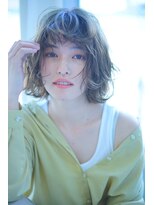 ヴァンクシー バイ ルナ(VANKCY by Luna) ショートボブ 向ケ丘遊園 簡単 大人 可愛い 小顔 グレージュ 楽