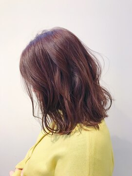 ナイン(9) ◆大人可愛い外ハネウェーブ