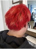 レッド系黄色メッシュ、ショートカット