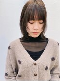 顔まわりレイヤーミディアムウルフ