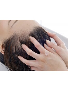 選べるヘッドスパMENU☆頭皮クレンジングに、首・肩のマッサージ・トリートメントをプラスして気分転換♪