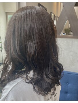 カルナ バイ カリス(CARNA by Charis) フォギーベージュ