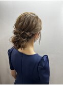 およばれヘアアレンジ 結婚式 シニヨン 編み込み アップ