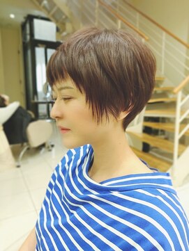 ハイストリートヘア(High street Hair) 前髪、襟足短めのベリーショートスタイルです♪