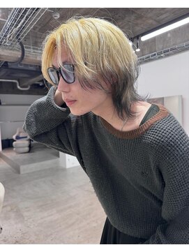 シアー(siar) ウルフカット　ポイントカラー　ルーツカラー